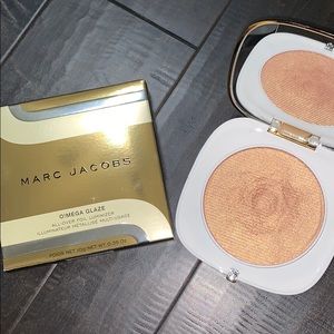 Marc Jacobs omega glaze